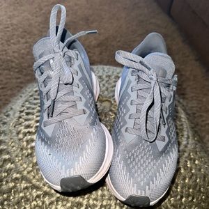 NIKE Zoom Running Shoes Women Size 6.5 - Grey Sneaker Running Shoe